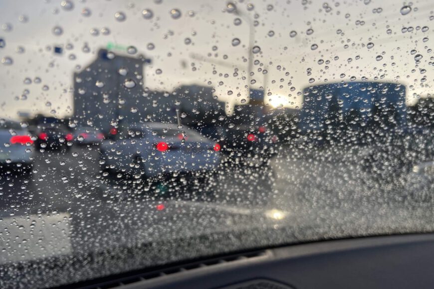 Антидождь для стекла автомобиля: повышаем свою безопасность в непогоду